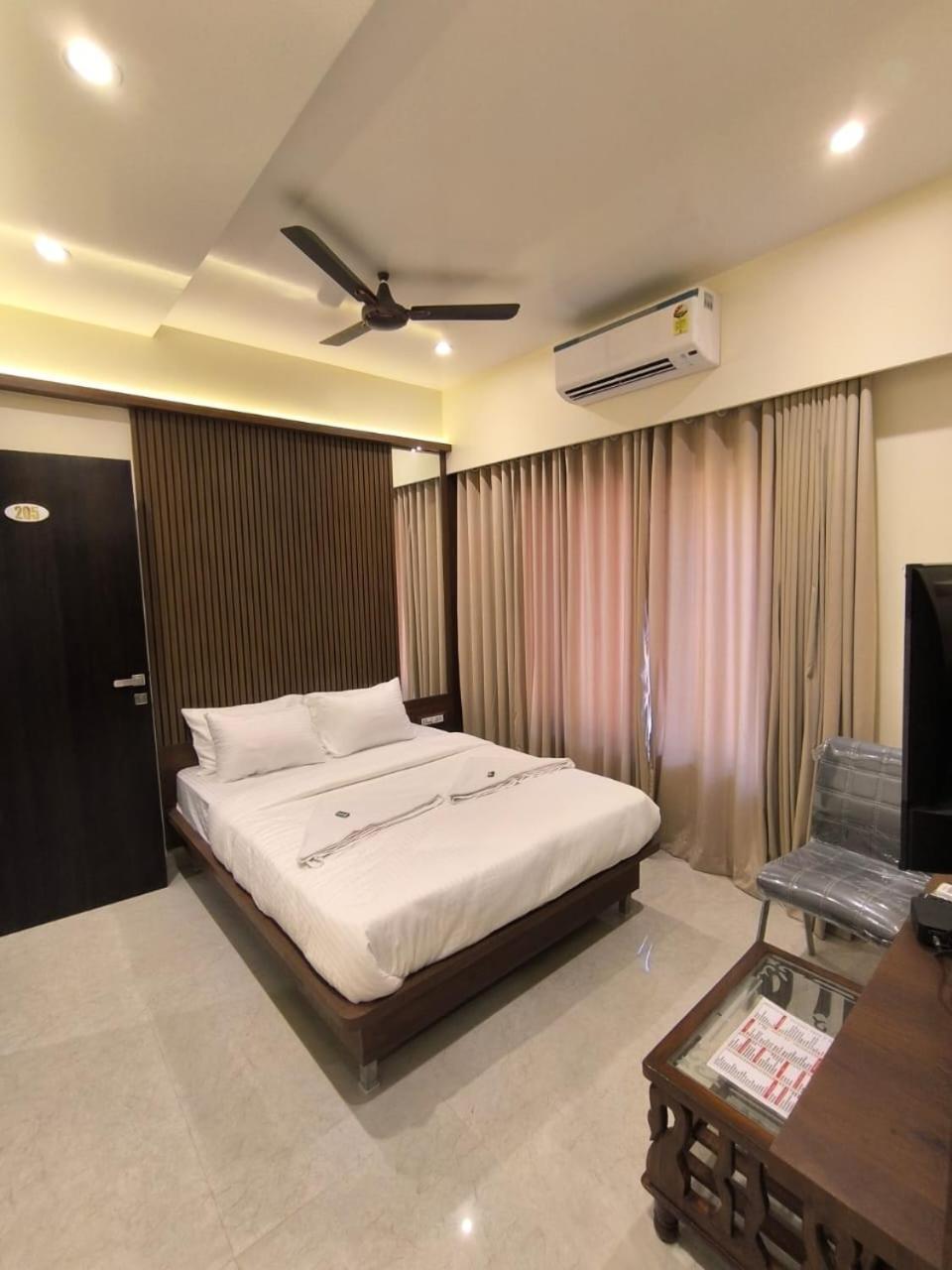 Hotel Sharan Residency Navi Mumbai Zewnętrze zdjęcie